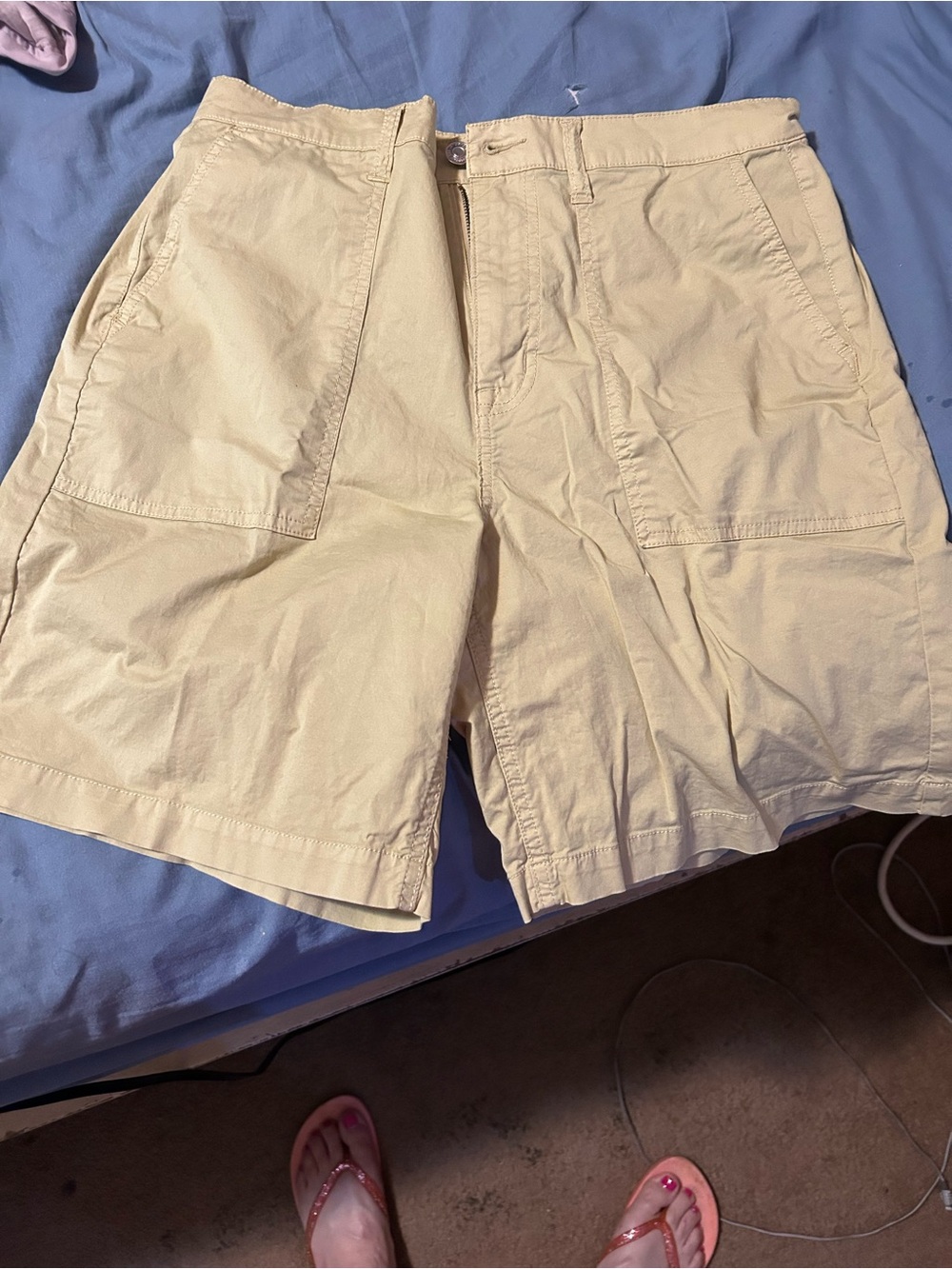 Men's Cargo Shorts in Light Khaki